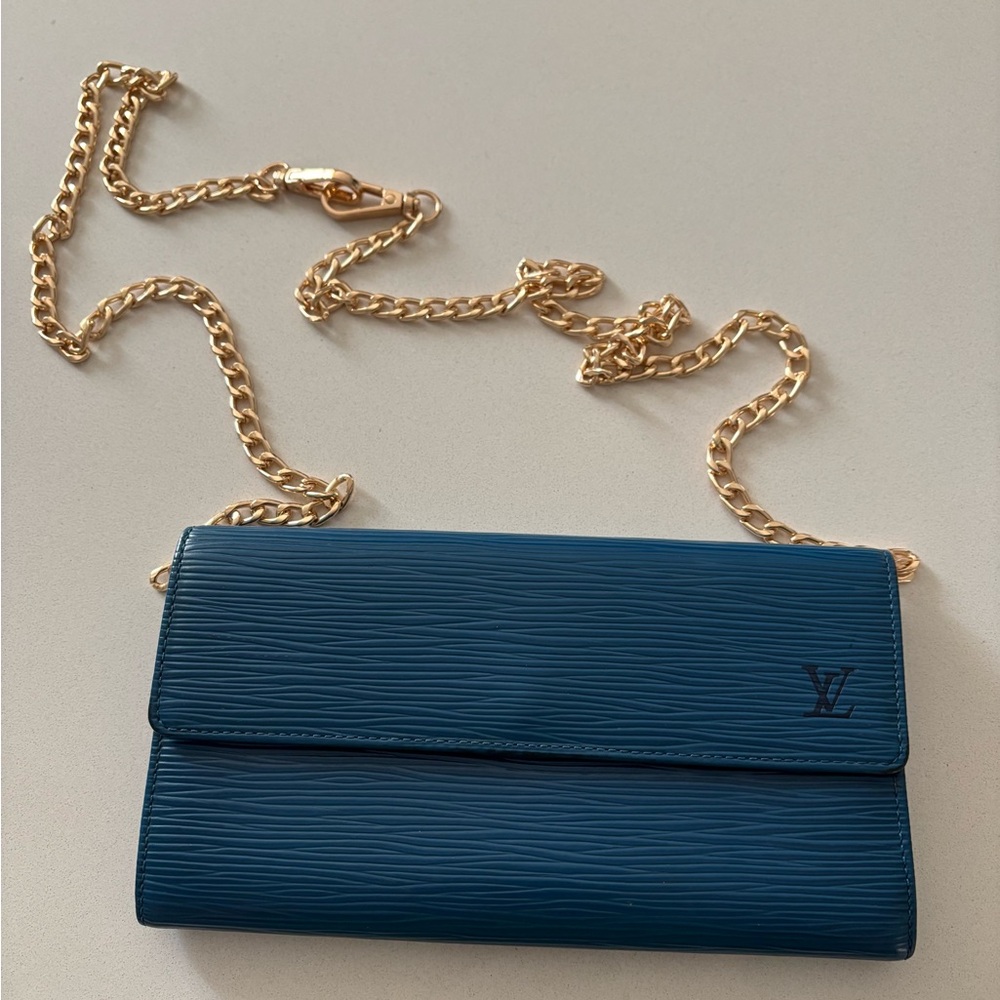 Louis Vuitton Blue Epi Leather Vintage Sarah Wallet